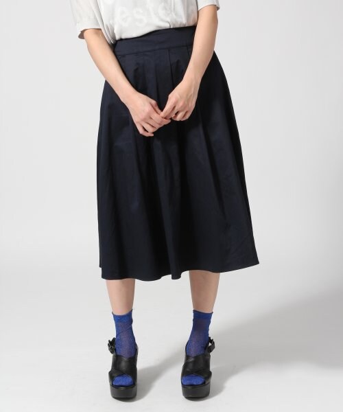 LEPSIM（レプシィム）の「コットンサテンミディロングスカート（スカート・レディース・オフ/レッド/ブルー/ネイビー・Ｍ/Ｌ）」の3枚目の写真