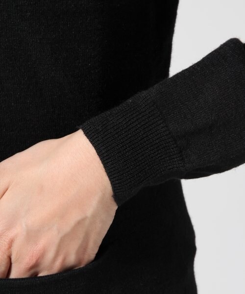 LEPSIM(レプシィム)の「12GラミーコットンクルーカーディガンLS(トップス・レディース・オフ/ブラック/レッド/イエロー/グリーン/ブルー・M/L)」の17枚目の写真