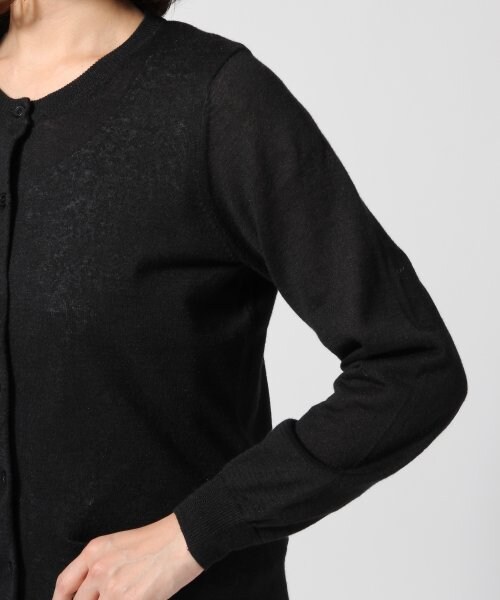 LEPSIM(レプシィム)の「12GラミーコットンクルーカーディガンLS(トップス・レディース・オフ/ブラック/レッド/イエロー/グリーン/ブルー・M/L)」の16枚目の写真