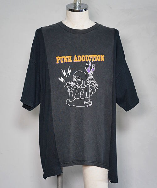 masterkey（マスターキー）の「PUNK ADDICTION（Tシャツ/カットソー・メンズ・ベージュ/ブラック・1/2）」の4枚目の写真