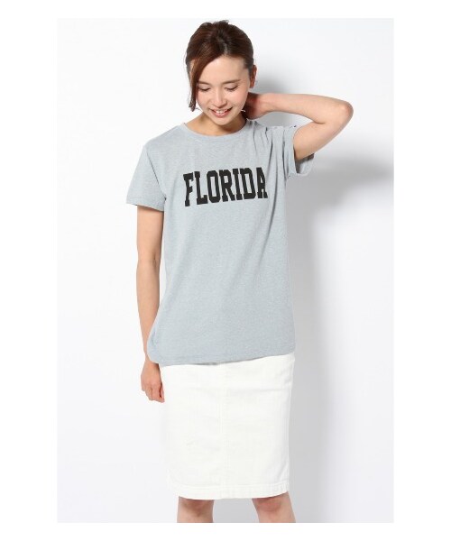 Champion（チャンピオン）の「CHAMPION ロゴTシャツ（カットソー・Ｔシャツ・レディース・グレー/グレーA/ナチュラル/グリーン C・フリー）」の3枚目の写真