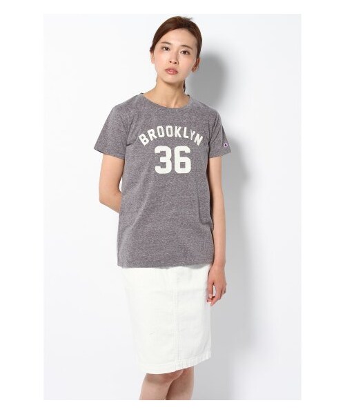 Champion（チャンピオン）の「CHAMPION ロゴTシャツ（カットソー・Ｔシャツ・レディース・グレー/グレーA/ナチュラル/グリーン C・フリー）」の5枚目の写真