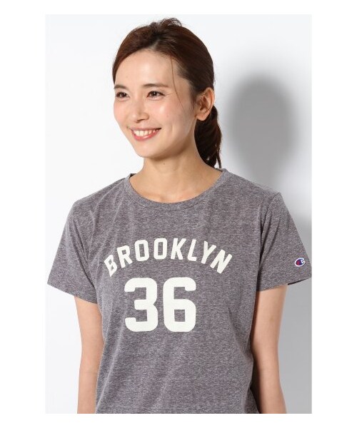 Champion（チャンピオン）の「CHAMPION ロゴTシャツ（カットソー・Ｔシャツ・レディース・グレー/グレーA/ナチュラル/グリーン C・フリー）」の8枚目の写真