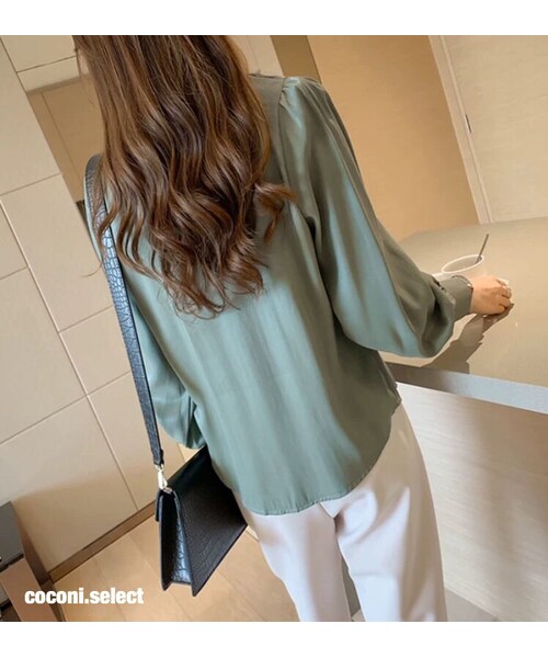 no brand(ノーブランド)の「CO192: フロントリボンシンプルシャツ(シャツ/ブラウス・レディース・その他)」の4枚目の写真