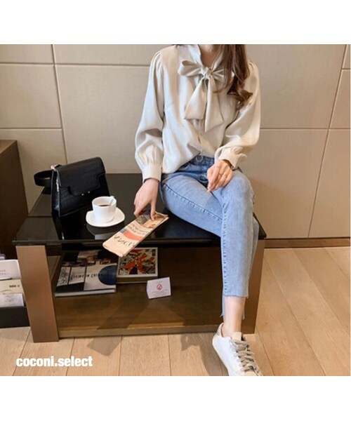 no brand(ノーブランド)の「CO192: フロントリボンシンプルシャツ(シャツ/ブラウス・レディース・その他)」の2枚目の写真