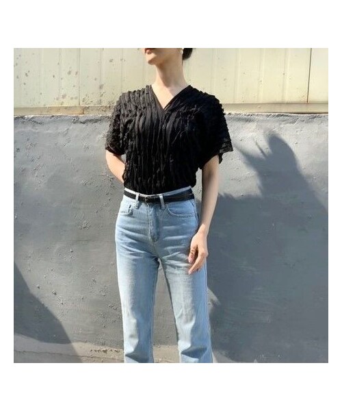 no brand（ノーブランド）の「フリルVネックT / 3collar（Tシャツ/カットソー・レディース・その他）」の5枚目の写真