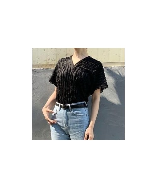 no brand（ノーブランド）の「フリルVネックT / 3collar（Tシャツ/カットソー・レディース・その他）」の3枚目の写真