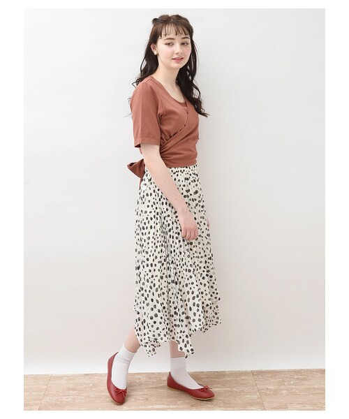 earth music&ecology（アースミュージックアンドエコロジー）の「・アニマルプリント変形プリーツスカート（スカート・ホワイト/ブラック/ブラウン・F）」の5枚目の写真