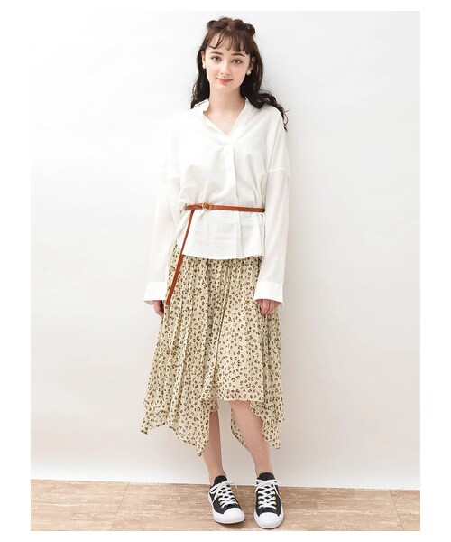 earth music&ecology（アースミュージックアンドエコロジー）の「・アニマルプリント変形プリーツスカート（スカート・ホワイト/ブラック/ブラウン・F）」の2枚目の写真