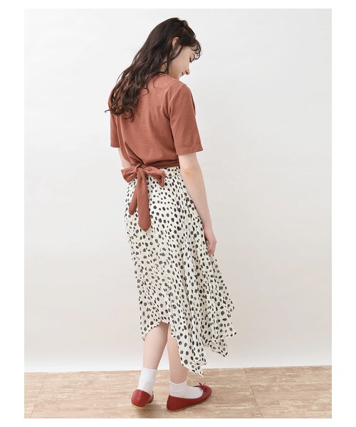 earth music&ecology（アースミュージックアンドエコロジー）の「・アニマルプリント変形プリーツスカート（スカート・ホワイト/ブラック/ブラウン・F）」の6枚目の写真