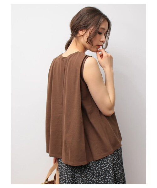 earth music&ecology（アースミュージックアンドエコロジー）の「オーガニックコットンタックノースリーブ（トップス・アイボリー/杢グレー/ブラック/モカ/カーキ/ネイビー/ダークグリーン/ピンクベージュ・F）」の2枚目の写真