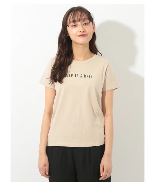 E hyphen world gallery(イーハイフンワールドギャラリー)の「シンプルロゴプリントTシャツ(トップス・オフホワイト/ブラック/ベージュ/カーキ・F)」の1枚目の写真
