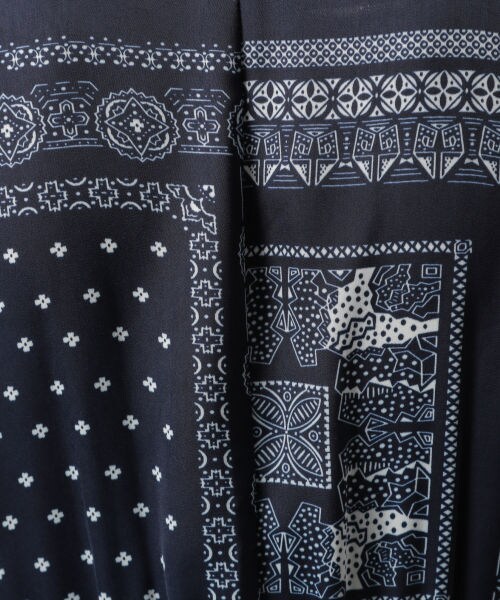 Andemiu（アンデミュウ）の「ランダムパターンバンダナガラワンピース（ワンピース/ドレス・オフホワイト/ネイビー）」の18枚目の写真