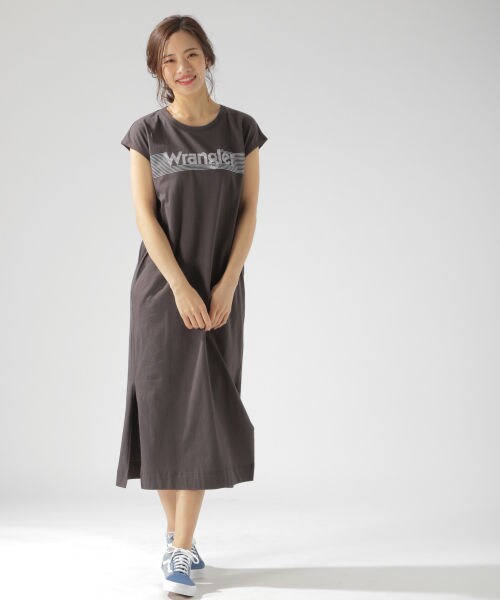 BAYFLOW（ベイフロー）の「≪WEB先行予約≫ロゴワンピース（ワンピース/ドレス・オフホワイト/チャコール/パープル）」の7枚目の写真