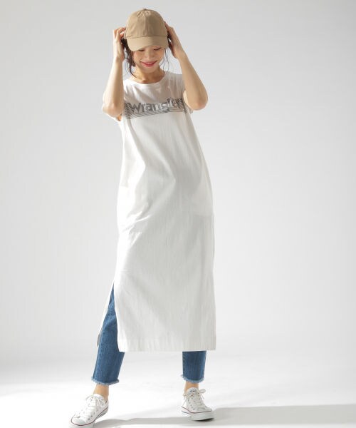 BAYFLOW（ベイフロー）の「≪WEB先行予約≫ロゴワンピース（ワンピース/ドレス・オフホワイト/チャコール/パープル）」の5枚目の写真