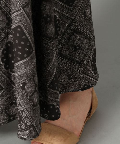 LOWRYS FARM（ローリーズファーム）の「パネルペイズリースカート（スカート・オフ/ブラック）」の11枚目の写真