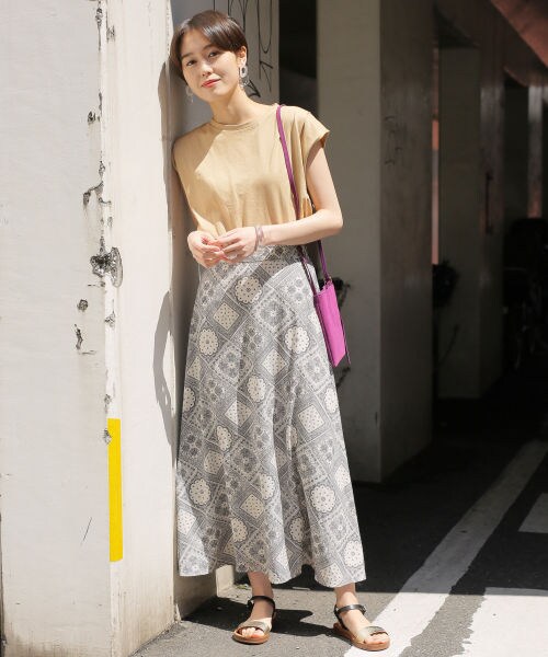 LOWRYS FARM（ローリーズファーム）の「パネルペイズリースカート（スカート・オフ/ブラック）」の3枚目の写真