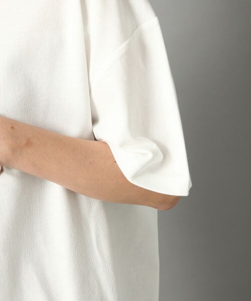 LOWRYS FARM（ローリーズファーム）の「ネックスリットＴＥＥ（トップス・オフ/ブラック/ベージュ）」の10枚目の写真