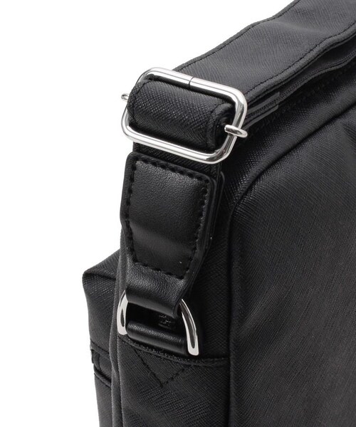 TAKEO KIKUCHI（タケオキクチ）の「PVCミニショルダーバッグ（バッグ・メンズ・ホワイト(502)/ブラック(019)・00）」の10枚目の写真