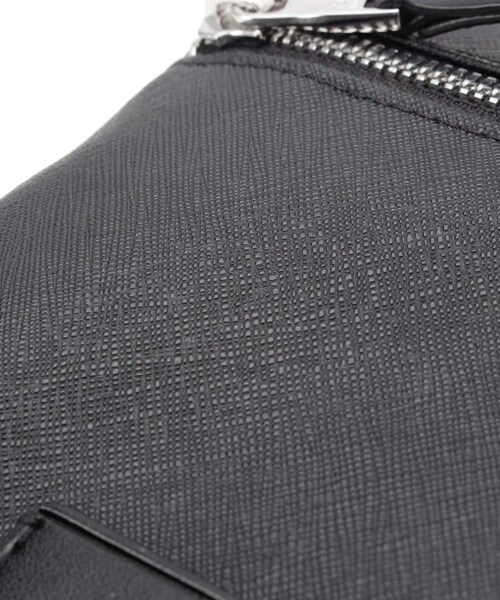 TAKEO KIKUCHI（タケオキクチ）の「PVCミニショルダーバッグ（バッグ・メンズ・ホワイト(502)/ブラック(019)・00）」の11枚目の写真