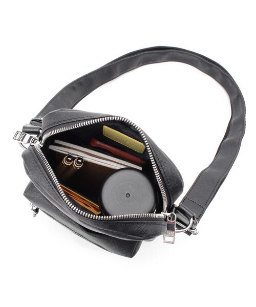 TAKEO KIKUCHI（タケオキクチ）の「PVCミニショルダーバッグ（バッグ・メンズ・ホワイト(502)/ブラック(019)・00）」の9枚目の写真