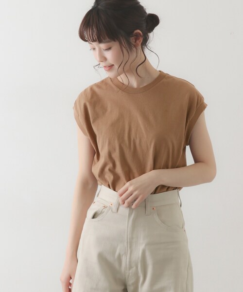 AURALEE(オーラリー)の「AURALEE CREW NECK SLEEVELESS(トップス・レディース・BEIGE/WHITE/LT.PURPLE/BLACK・1)」の1枚目の写真