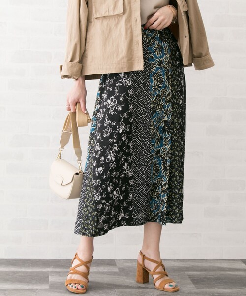 URBAN RESEARCH ROSSO WOMEN(アーバンリサーチ ロッソ)の「ボタニカルクレイジーパターンスカート(スカート・レディース・NAVY/BLACK・36/38)」の10枚目の写真