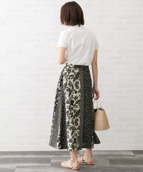URBAN RESEARCH ROSSO WOMEN(アーバンリサーチ ロッソ)の「ボタニカルクレイジーパターンスカート(スカート・レディース・NAVY/BLACK・36/38)」の7枚目の写真