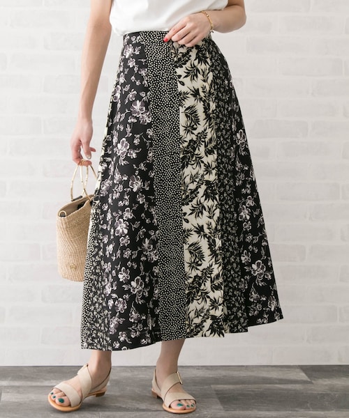 URBAN RESEARCH ROSSO WOMEN(アーバンリサーチ ロッソ)の「ボタニカルクレイジーパターンスカート(スカート・レディース・NAVY/BLACK・36/38)」の5枚目の写真