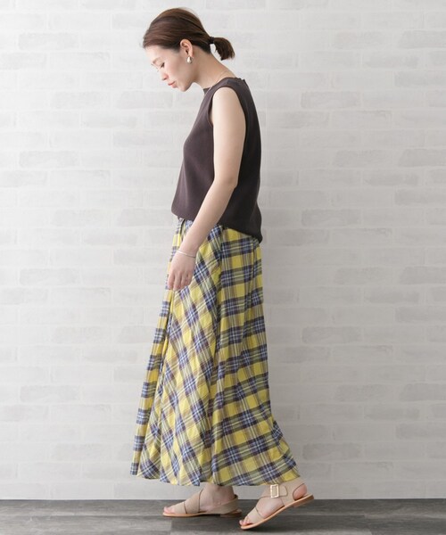 URBAN RESEARCH ROSSO WOMEN（アーバンリサーチ　ロッソ）の「アシメチェックマキシスカート（スカート・レディース・CHARCOAL/NAVY/YELLOW・FREE）」の19枚目の写真