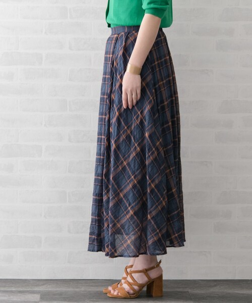 URBAN RESEARCH ROSSO WOMEN（アーバンリサーチ　ロッソ）の「アシメチェックマキシスカート（スカート・レディース・CHARCOAL/NAVY/YELLOW・FREE）」の21枚目の写真