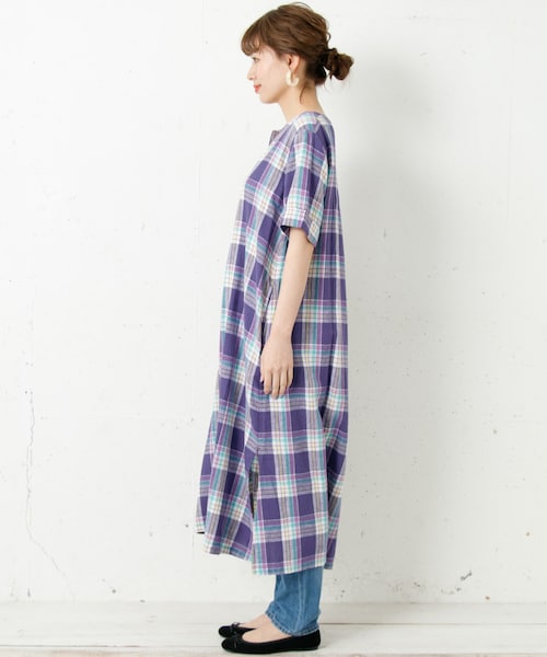URBAN RESEARCH Sonny Label(アーバンリサーチサニーレーベル)の「リネンチェックスキッパーマキシワンピース(ワンピース/ドレス・レディース・パープル/ベージュ/オフ・FREE)」の11枚目の写真