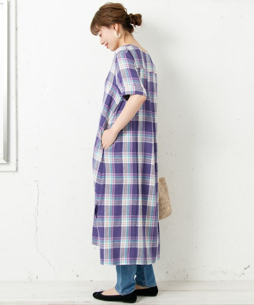 URBAN RESEARCH Sonny Label(アーバンリサーチサニーレーベル)の「リネンチェックスキッパーマキシワンピース(ワンピース/ドレス・レディース・パープル/ベージュ/オフ・FREE)」の5枚目の写真