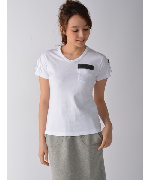 AVIREX(アヴィレックス)の「AVI-L-SS FATIGUE V/N(トップス・レディース・BLK/L/GREY/PINK/WHITE/LEMON・S/M/L)」の2枚目の写真