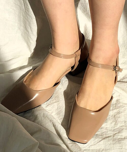 DHOLIC（ディーホリック）の「スクエアトゥアンクルストラップシューズ（その他シューズ・レディース・ホワイト/ベージュ/ブラック・225/230/235/240/245/250）」の3枚目の写真