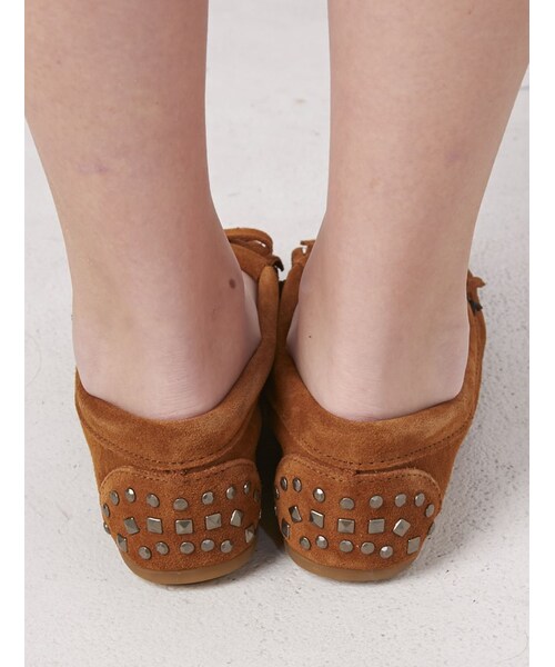 Minnetonka(ミネトンカ)の「minnetonka (ミネトンカ) スタッズ キルティモック(シューズ・レディース・BLACK/BROWN/D/BROWN・60/70/80/50)」の9枚目の写真