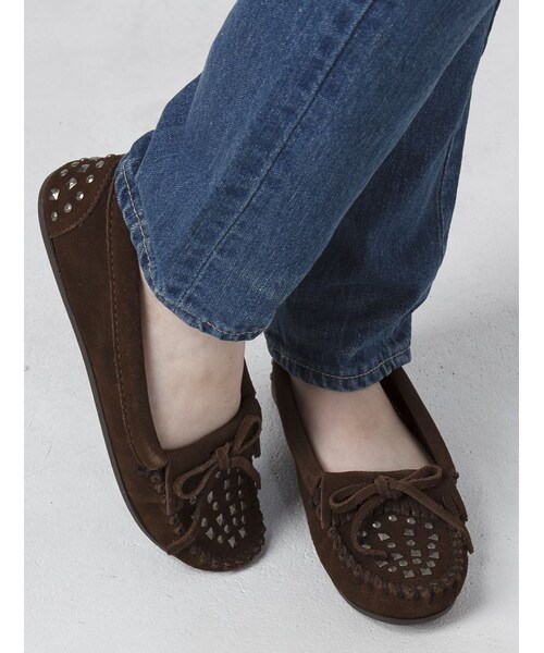 Minnetonka(ミネトンカ)の「minnetonka (ミネトンカ) スタッズ キルティモック(シューズ・レディース・BLACK/BROWN/D/BROWN・60/70/80/50)」の11枚目の写真