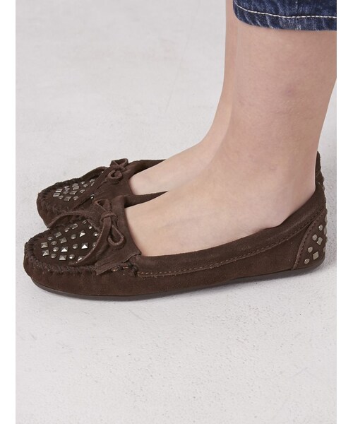 Minnetonka(ミネトンカ)の「minnetonka (ミネトンカ) スタッズ キルティモック(シューズ・レディース・BLACK/BROWN/D/BROWN・60/70/80/50)」の15枚目の写真