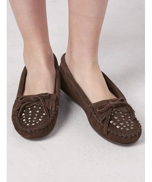 Minnetonka(ミネトンカ)の「minnetonka (ミネトンカ) スタッズ キルティモック(シューズ・レディース・BLACK/BROWN/D/BROWN・60/70/80/50)」の14枚目の写真