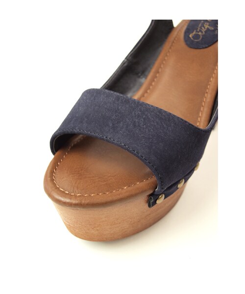 w closet（ダブルクローゼット）の「ウッドソールストラップサンダル（シューズ・レディース・ベージュ/ネイビー/ブラック・M/L）」の4枚目の写真