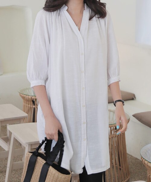 DHOLIC(ディーホリック)の「Vネックボタンロングブラウス(シャツ/ブラウス・レディース・ホワイト/ベージュ/ブルー・FREE)」の1枚目の写真