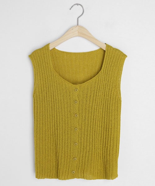 DHOLIC(ディーホリック)の「ボタンリブニットスリーブレス(タンクトップ・レディース・ホワイト/ベージュ/ブラウン/イエロー/ブラック/ブルー・FREE)」の6枚目の写真