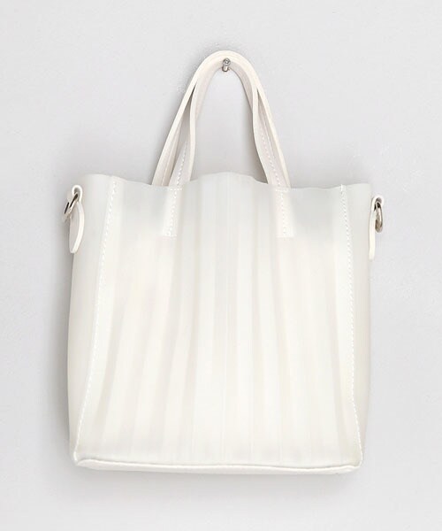 DHOLIC（ディーホリック）の「2WAYプリーツスクエアバッグ（ハンドバッグ・レディース・ブラウン/ブラック/ホワイト/ベージュ/ブルー・FREE）」の2枚目の写真