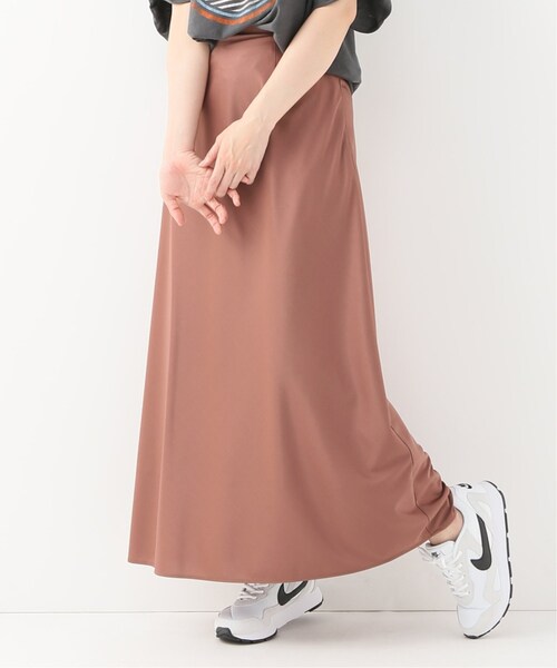 Spick & Span(スピックアンドスパン)の「サテン風スムーススカート(スカート・ナチュラル/36/38)」の2枚目の写真