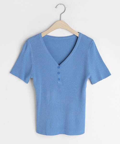 DHOLIC（ディーホリック）の「ボタンVネック半袖リブニット（ニット/セーター・レディース・ホワイト/ブルー/ブラック/レッド・FREE）」の3枚目の写真