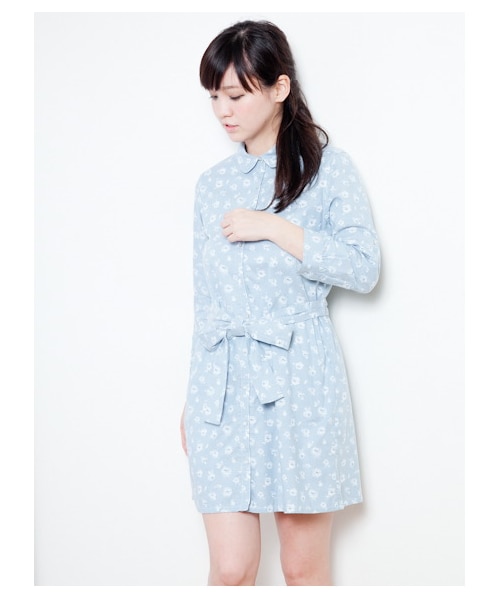 earth music&ecology(アースミュージックアンドエコロジー)の「【宮崎あおいCM着用】RosaLIBERTYプリントシャツワンピース(ワンピース・レディース・サックスブルー/ネイビー・S/M)」の1枚目の写真