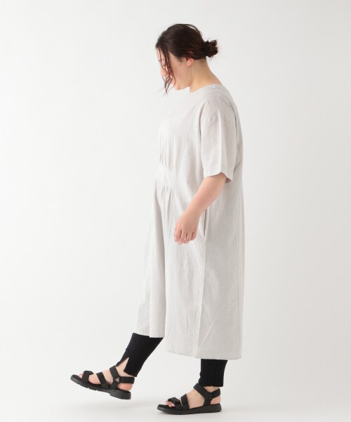 studio CLIP（スタディオクリップ）の「綿麻ウエスト切り替えワンピース[WEB限定プラスサイズ]（その他・ライトグレー/ブラック/アイボリー/ブルー）」の6枚目の写真