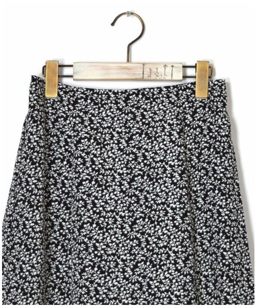 w closet(ダブルクローゼット)の「ツタ柄マーメイドスカート(スカート・レディース・オフホワイト/ベージュ/ブラック・FREE/M/L)」の8枚目の写真