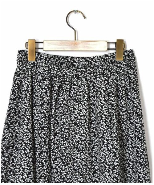 w closet(ダブルクローゼット)の「ツタ柄マーメイドスカート(スカート・レディース・オフホワイト/ベージュ/ブラック・FREE/M/L)」の9枚目の写真