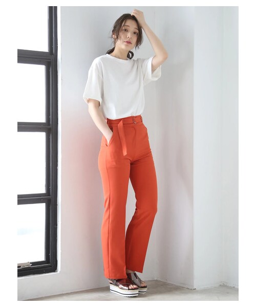 earth music&ecology(アースミュージックアンドエコロジー)の「【広瀬すず×earth】・ゆるTシャツ(トップス・オフホワイト/ブラック/カーキ/ネイビー・F)」の2枚目の写真